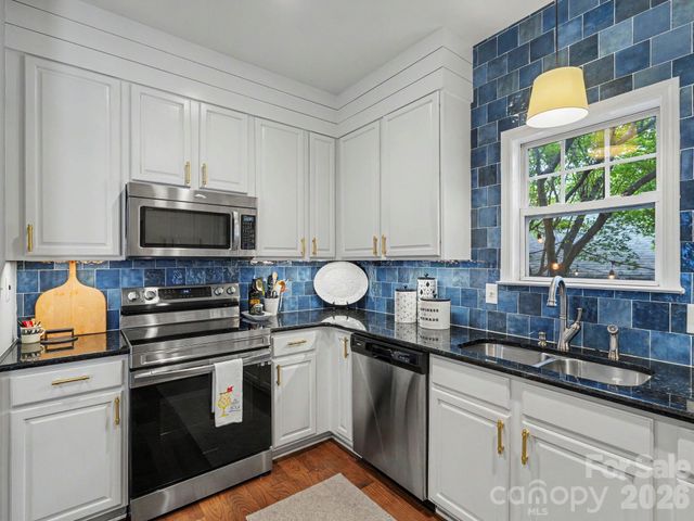 1016 W 1st Street, Charlotte, NC 28202