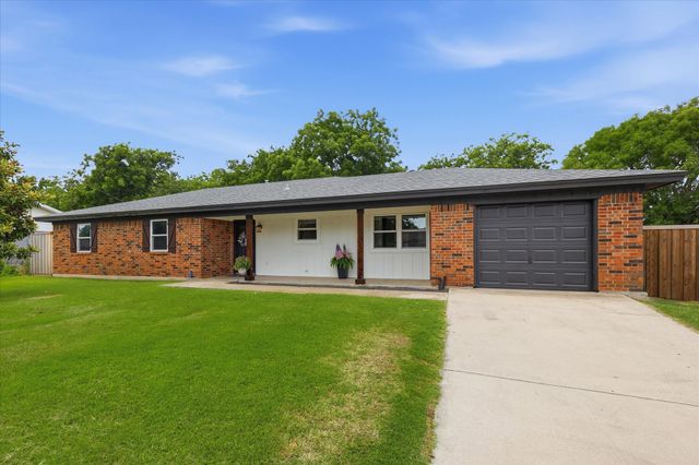 1005 Miller, Decatur, TX 76234