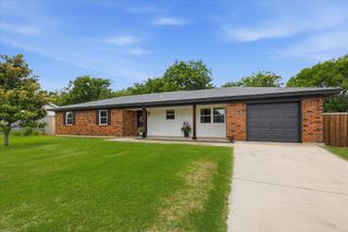 1005 Miller, Decatur, TX 76234