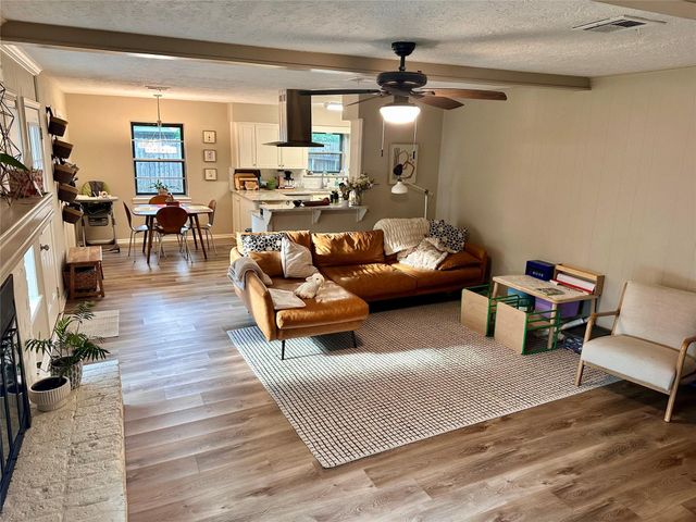 28903 Twisted Oak Drive, Shenandoah, TX 77381
