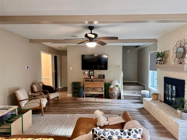 28903 Twisted Oak Drive, Shenandoah, TX 77381