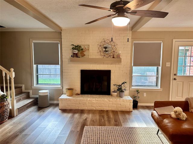 28903 Twisted Oak Drive, Shenandoah, TX 77381