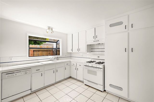 685 Center St., Costa Mesa, CA 92627