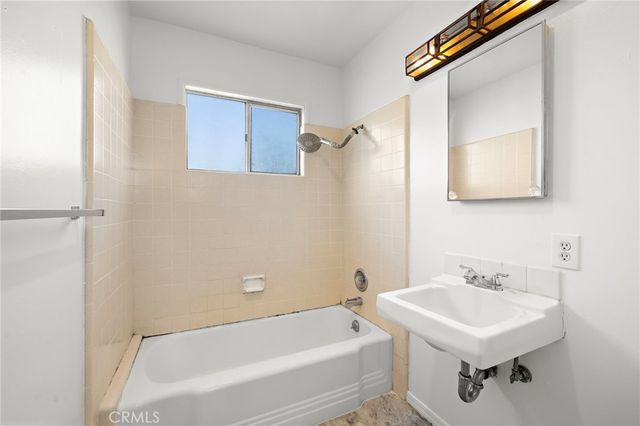 685 Center St., Costa Mesa, CA 92627