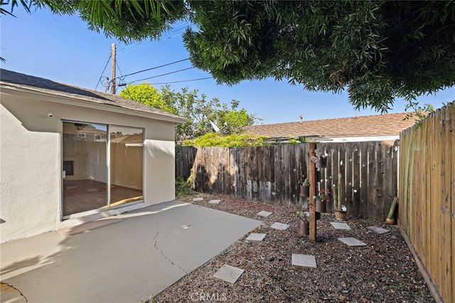 685 Center St., Costa Mesa, CA 92627