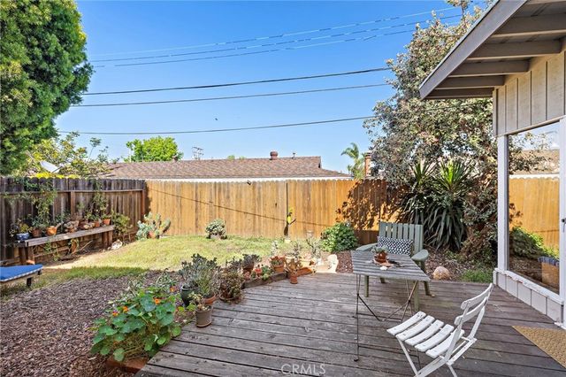 685 Center St., Costa Mesa, CA 92627