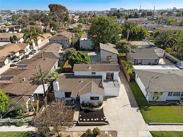 685 Center St., Costa Mesa, CA 92627