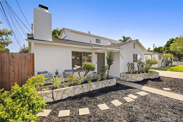 685 Center St., Costa Mesa, CA 92627