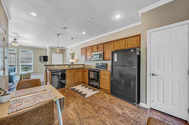 305 Holleman Drive E 1506, College Station, TX 77840