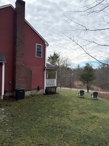 74 Fairview Park Road, Sturbridge, MA 01566