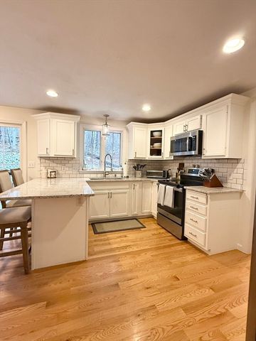 74 Fairview Park Road, Sturbridge, MA 01566