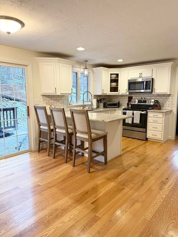 74 Fairview Park Road, Sturbridge, MA 01566