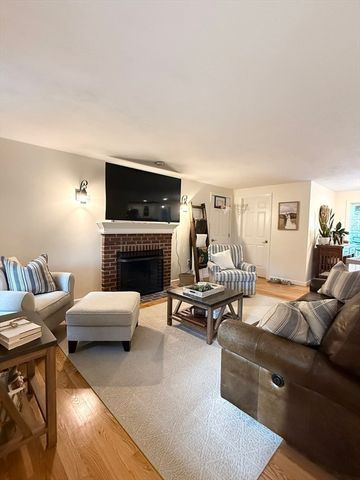 74 Fairview Park Road, Sturbridge, MA 01566