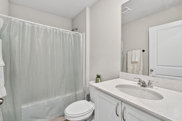 1200 Joshua Drive SE, Bondurant, IA 50035