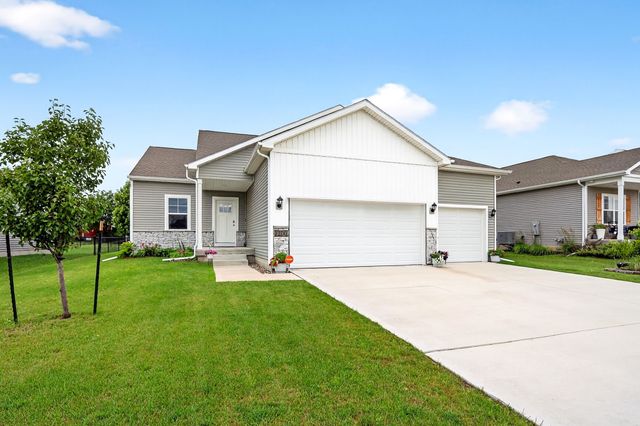 1200 Joshua Drive SE, Bondurant, IA 50035