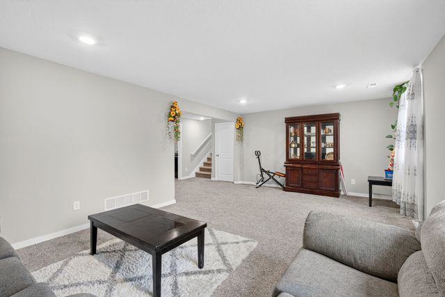 1200 Joshua Drive SE, Bondurant, IA 50035