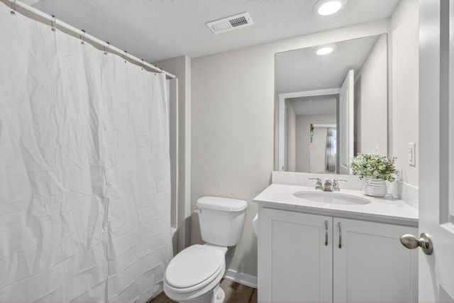 1200 Joshua Drive SE, Bondurant, IA 50035