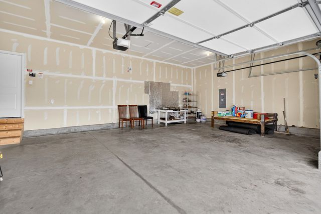 1200 Joshua Drive SE, Bondurant, IA 50035