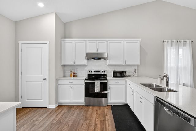 1200 Joshua Drive SE, Bondurant, IA 50035