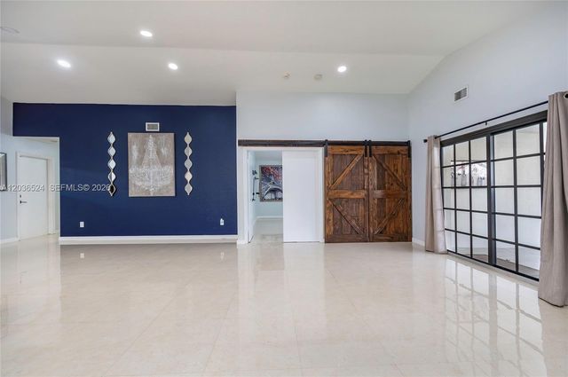 8724 NW 149th Ter, Miami Lakes, FL 33018