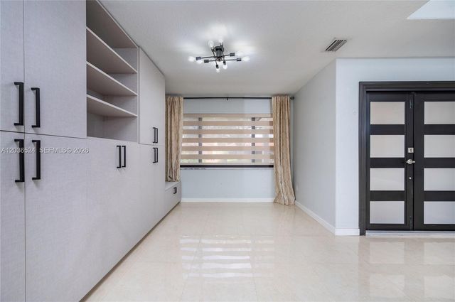8724 NW 149th Ter, Miami Lakes, FL 33018