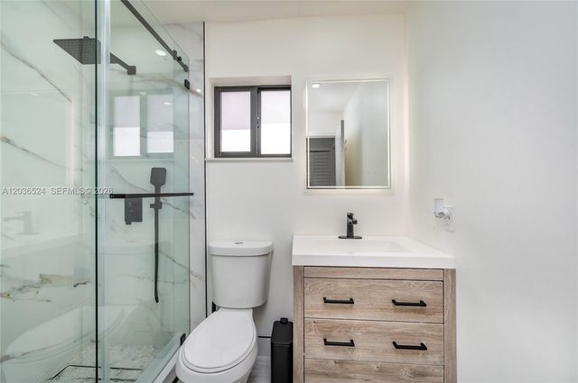 8724 NW 149th Ter, Miami Lakes, FL 33018