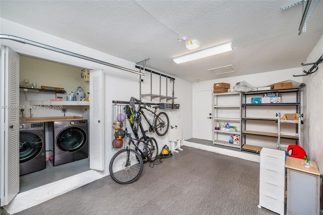 8724 NW 149th Ter, Miami Lakes, FL 33018