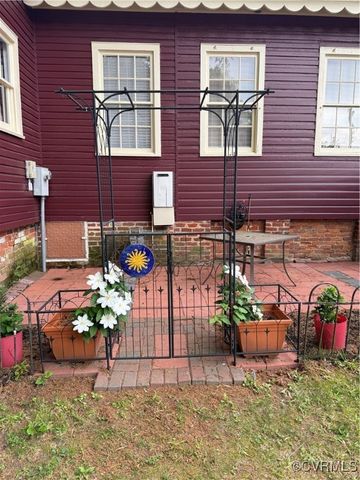 701 Conduit Rd, Colonial Heights, VA 23834