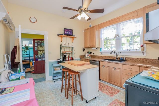 701 Conduit Rd, Colonial Heights, VA 23834