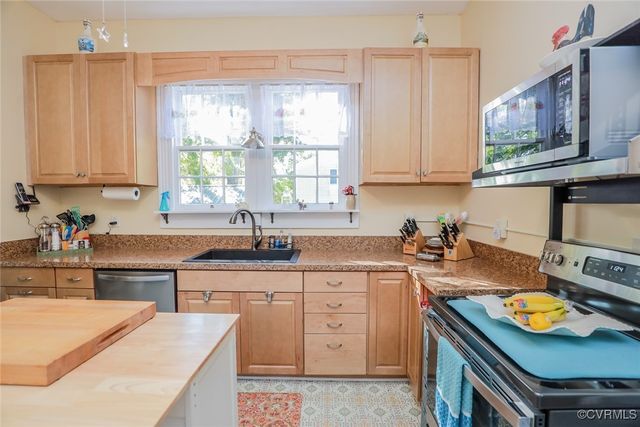 701 Conduit Rd, Colonial Heights, VA 23834