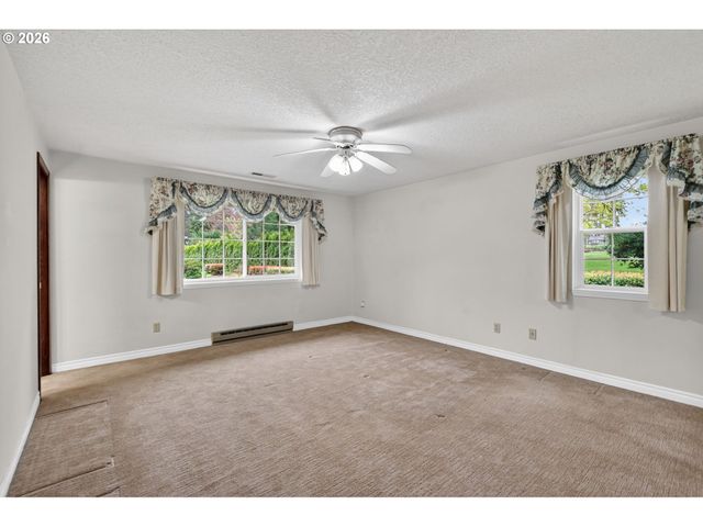 20222 S ATHENS Dr, Oregon City, OR 97045