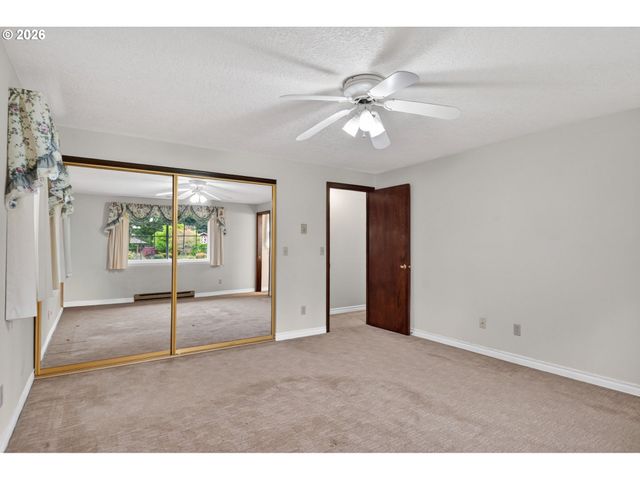 20222 S ATHENS Dr, Oregon City, OR 97045