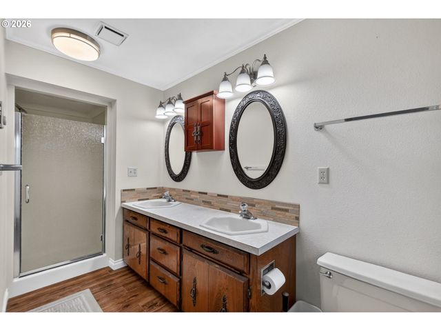 20222 S ATHENS Dr, Oregon City, OR 97045