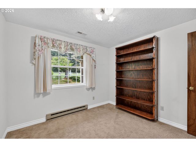 20222 S ATHENS Dr, Oregon City, OR 97045