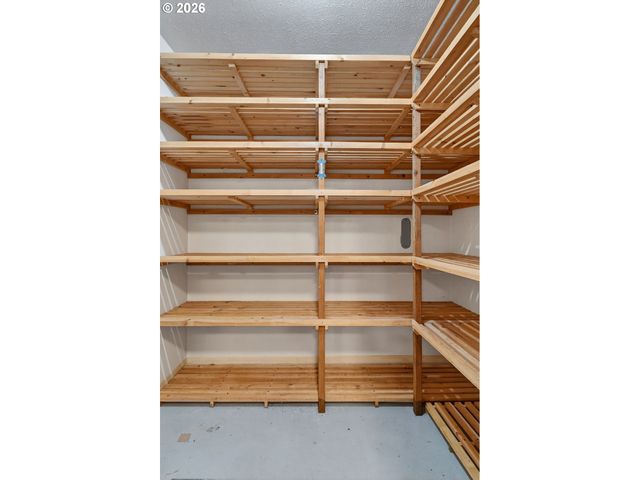 20222 S ATHENS Dr, Oregon City, OR 97045