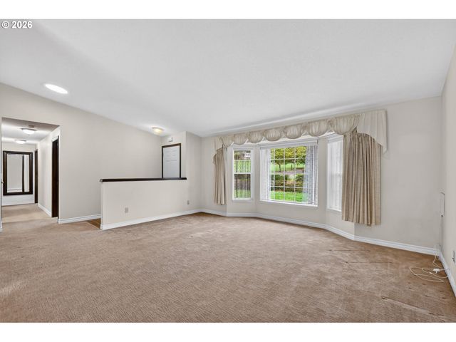 20222 S ATHENS Dr, Oregon City, OR 97045