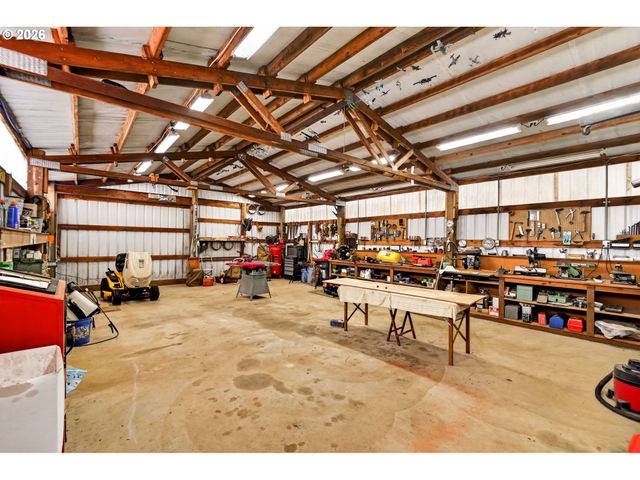 20222 S ATHENS Dr, Oregon City, OR 97045