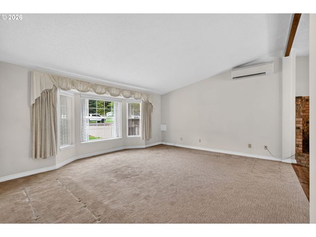 20222 S ATHENS Dr, Oregon City, OR 97045