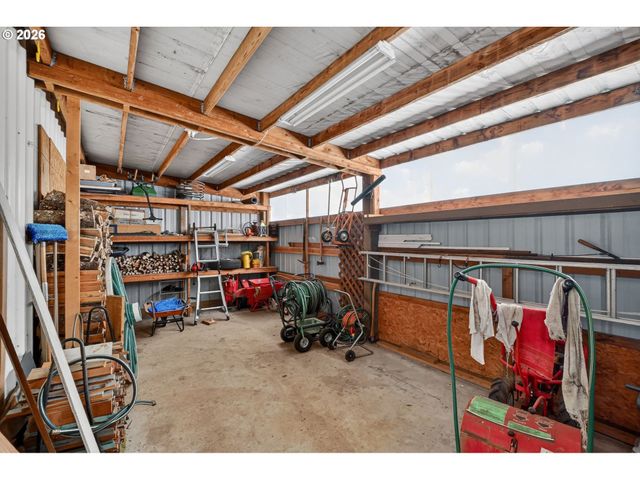 20222 S ATHENS Dr, Oregon City, OR 97045