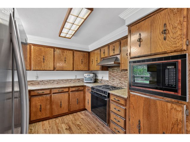 20222 S ATHENS Dr, Oregon City, OR 97045