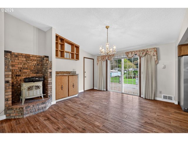 20222 S ATHENS Dr, Oregon City, OR 97045