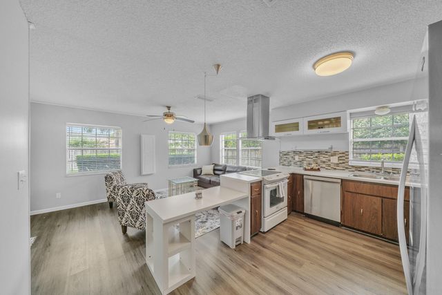 1350 Riverside Circle Unit 2, Wellington, FL 33414