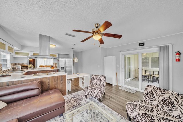 1350 Riverside Circle Unit 2, Wellington, FL 33414