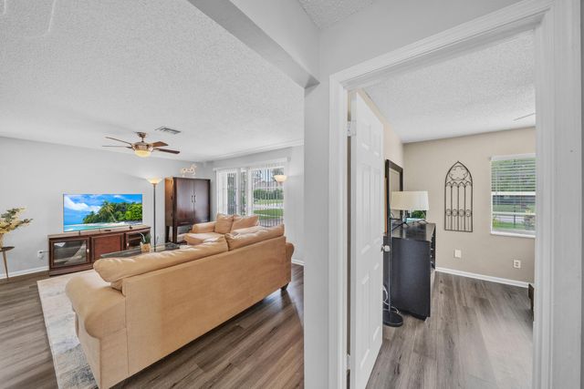 1350 Riverside Circle Unit 2, Wellington, FL 33414