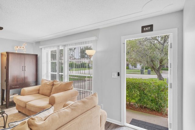 1350 Riverside Circle Unit 2, Wellington, FL 33414