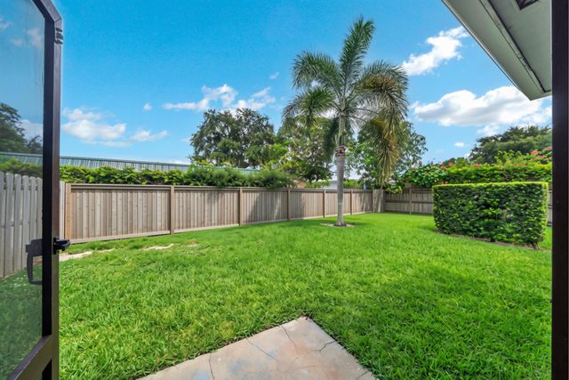 1350 Riverside Circle Unit 2, Wellington, FL 33414