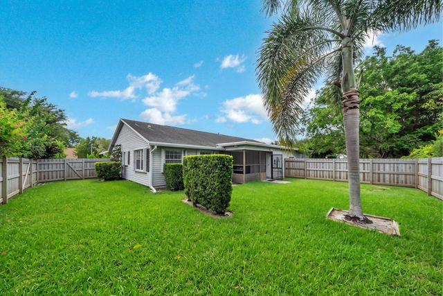 1350 Riverside Circle Unit 2, Wellington, FL 33414