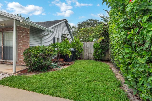 1350 Riverside Circle Unit 2, Wellington, FL 33414