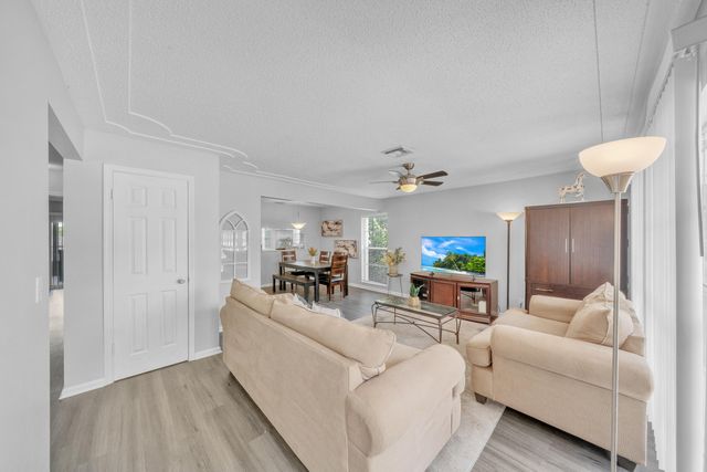 1350 Riverside Circle Unit 2, Wellington, FL 33414