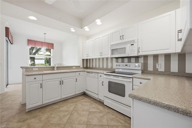3485 Grand Cypress DR 102, Naples, FL 34119